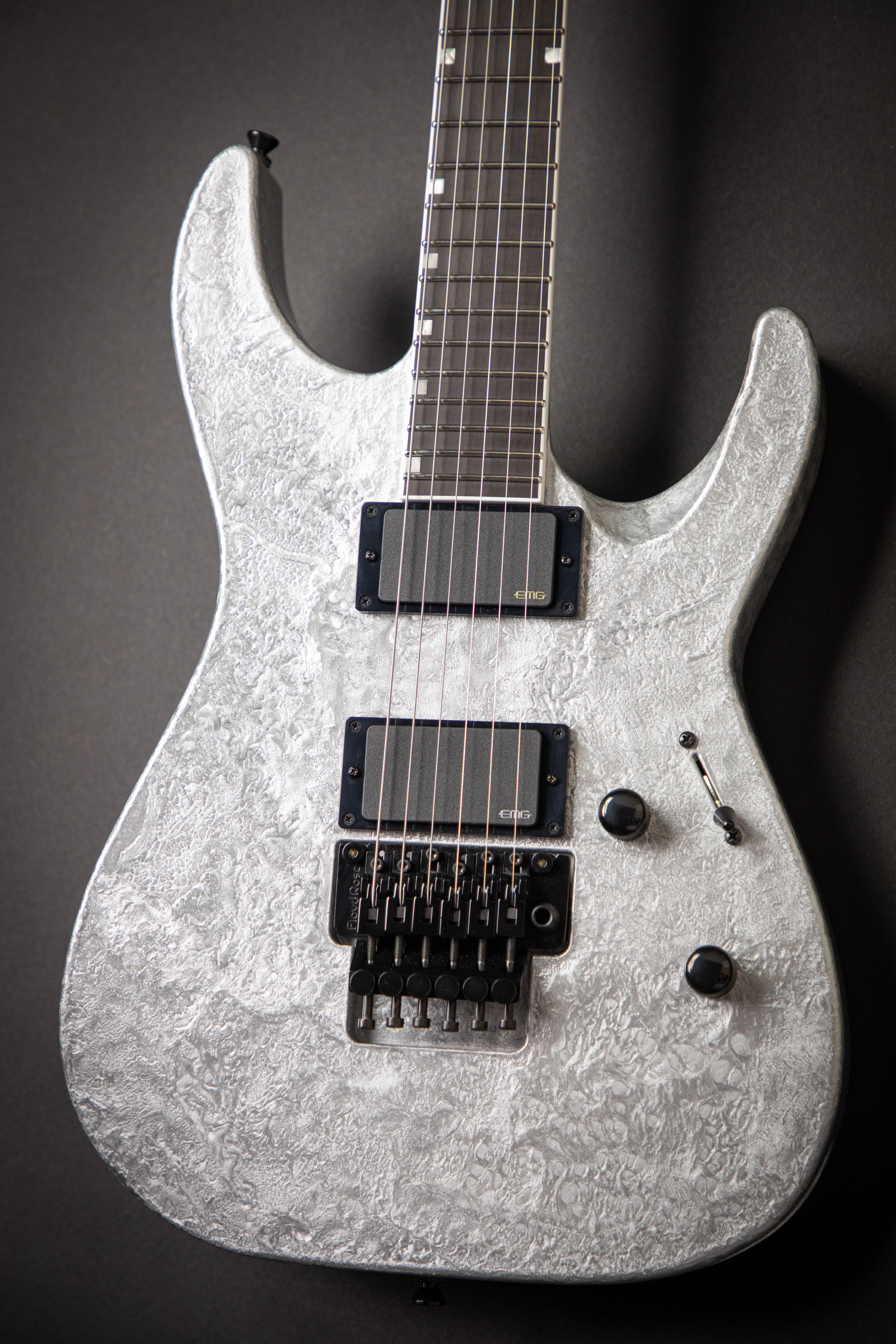 Liquid metal online guitars